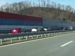 Apsurdne scene na autoputu: Kontra smjerom zbog sumanutog razloga (VIDEO)