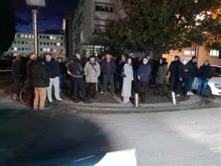 Skup podrške Vesni Bratić ispred Višeg suda