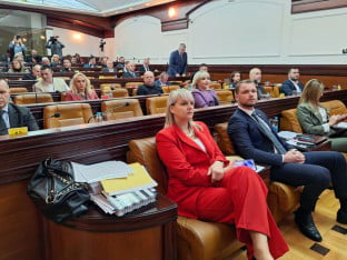Буран почетак шесте редовне сједнице градске Скупштине