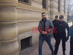 Autom krenuo prema demonstrantima, sa sobom nosio "lude gljive", spid, kokain..