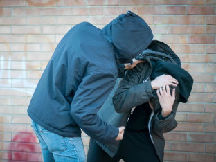 Četiri maloljetnika pretukla vršnjaka u školi