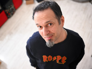 Izdavač "Long Plej", objavio knjigu "Deep Cuts" Lazara Divjaka