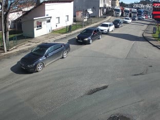 Дуге колоне на излазу из БиХ