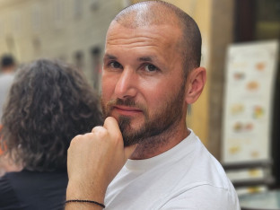 Stanislav Tomić objavio knjigu "Slojevi psihe": Humor u odbrani čovječanstva