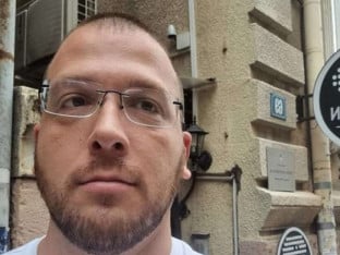 Poznati haker ponovo pred sudom: Lažne bombe, bitkoini i ucjene