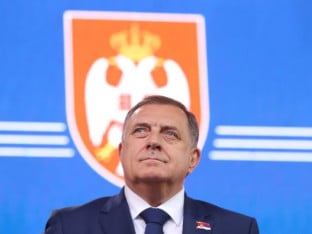 Dodik: Solidaran sam sa Vučićem