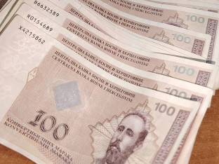 Mladić pokušao da unese lažnih 4.000 KM u Srbiju!