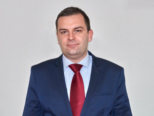Hrebak: Ne  možemo da sjedimo za istim stolom s Dabrom