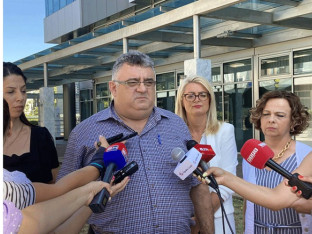 Гњатић: Радницима повећати плате за најмање 10 одсто