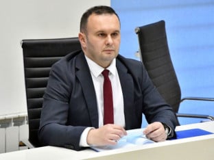 Ćosić o odluci Sarajeva: Jedinstven slučaj u svijetu – spomenik okupatoru u srcu grada