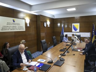 Kome je Hasanović prebacio milione?!