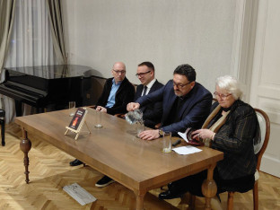 Predstavljena knjiga "Virtuelna lomača: Kako društvene mreže razaraju javnu debatu?