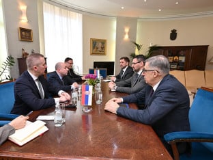 Klokić sa Kozarevim: Angažman Vučića i Dodika unaprijedio ugled Srbije i Srpske