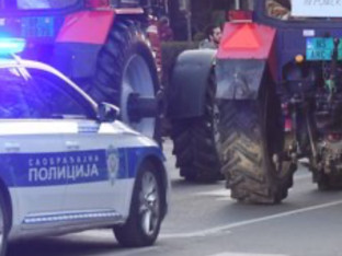 Osumnjičen da je traktorom udario policajce