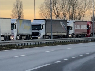 Teretnjaci čekaju pet sati na izlazu iz Srbije