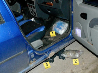 Uhapšen sa 1,6 kilograma marihuane u automobilu