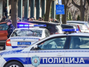 Drama u Beogradu: Muškarac nožem napao kupce u supermarketu