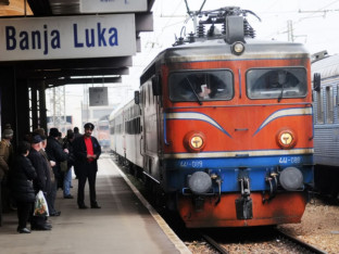 Željezničari prijete štrajkom: Plata ili vozovi staju