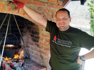 Непролазна традиција Градишке: Како магистар хармонике куха савску чорбу