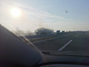 Zapalio se kamion na autoputu Banjaluka-Gradiška