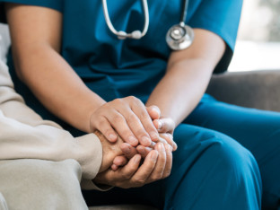 Medicinska sestra ukrala pacijentima nakit vrijedan više hiljada evra