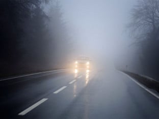 Магла отежава вожњу