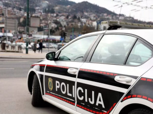Pronađene dvije laboratorije za uzgoj marihuane, uhapšena žena