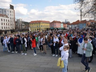 Синдикат љекара упозорио Владу: Или договор или штрајк