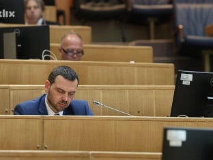 Predstavnički dom usvojio smanjenje akciza na gorivo