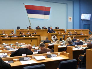 Nastavljena sjednica, premijer odgovara na pitanja poslanika