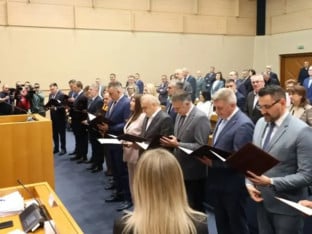 Odluka o izboru nove/stare Vlade objavljena u "Službenom glasniku"