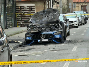 Gorjela tri automobila u centru Bijeljine!