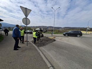 Апел возачима у Бањалуци: Почело крпљење ударних рупа