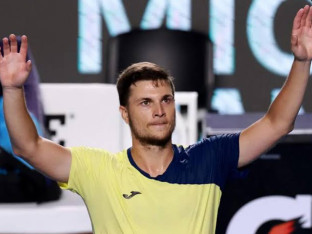 Kecmanović eliminisan na startu mastersa u Majamiju