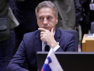 Golob: Vlada može da ograniči točenje goriva za strane državljane