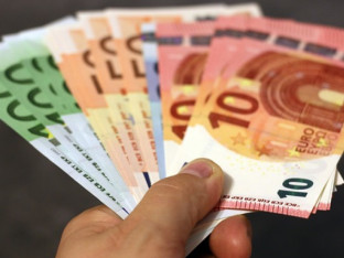 Lažnim evrima plaćao sve: Od drva do namirnica
