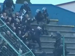 Sukob policije i navijača na "Pecari"