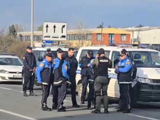 Превозници се повукли са границе: Обустављени протести на прелазу Орашје (ВИДЕО)