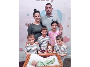 Ђурђица Топић поносна мајка шесторо малишана: Што више дјеце, то је лакше