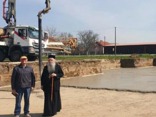 Митрополит Фотије посјетио градилиште новог Храма Светог Саве