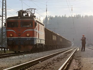 Синдикати упозоравају: Нећемо ћутати на уништавање домаће индустрије
