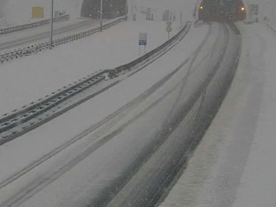 Snijeg zatrpao auto-put u Hrvatskoj
