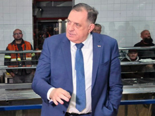 Dodik sa radnicima u Omarskoj: Stajaćemo uz vas!