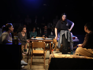 Ansambl „Četiri sestre“ osvaja pažnju žirija na jednom od najvažnijih omladinskih festivala