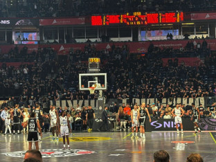 Filmska pauza u Areni: Glumci igrali košarku umjesto Partizana !