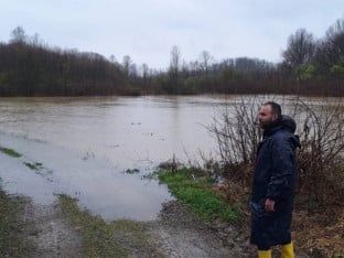 Вода пријети домаћинствима у Пелагићеву