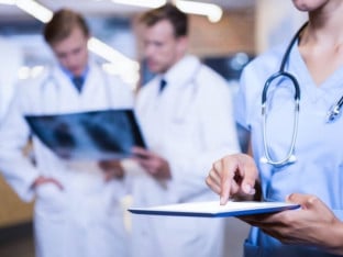 Шобот: Стратешки циљ унапређење статуса здравствених радника