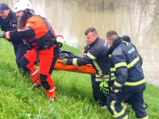 Detalji drame na Savi: Više desetina osoba zaglavljeno u močvari
