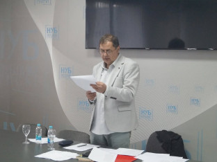 Smijeh kao lijek: Miladin Berić oduševio publiku u Narodnoj i univerzitetskoj biblioteci RS