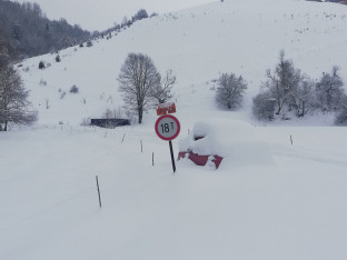 Drama na Durmitoru: Mještanin povrijeđen, spasioci zaglavljeni u smetovima
